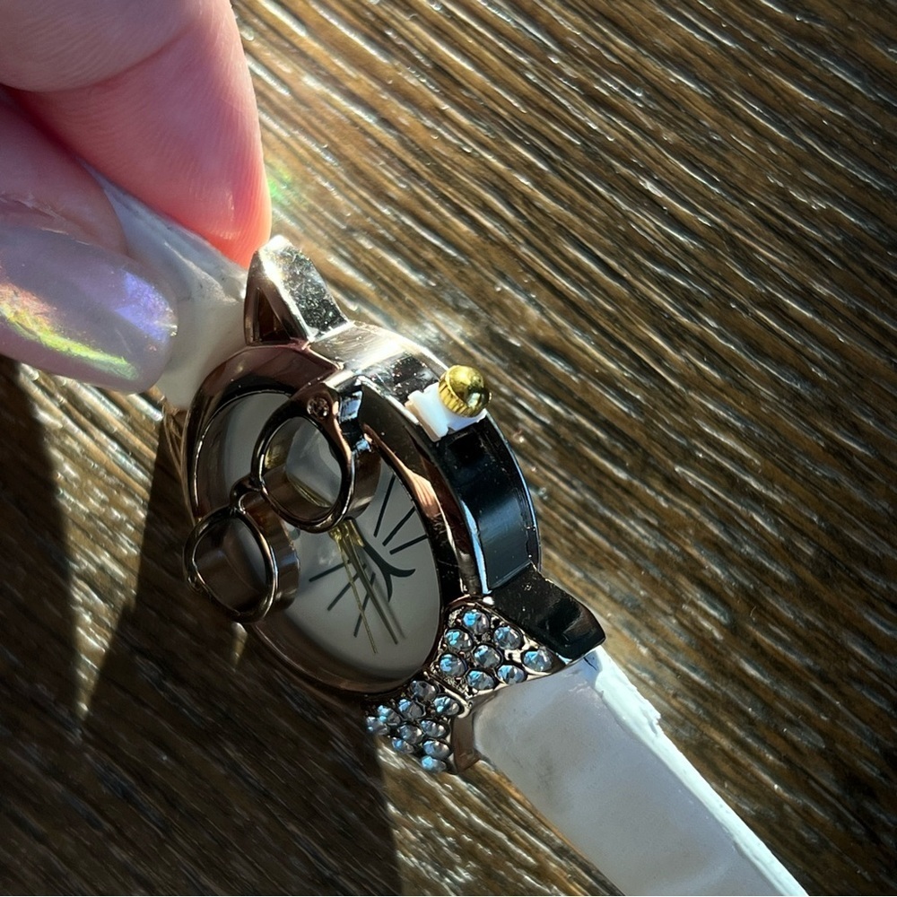 Cute Cat Watch with rhinestones and glasses. Functional - Picture 8 of 16